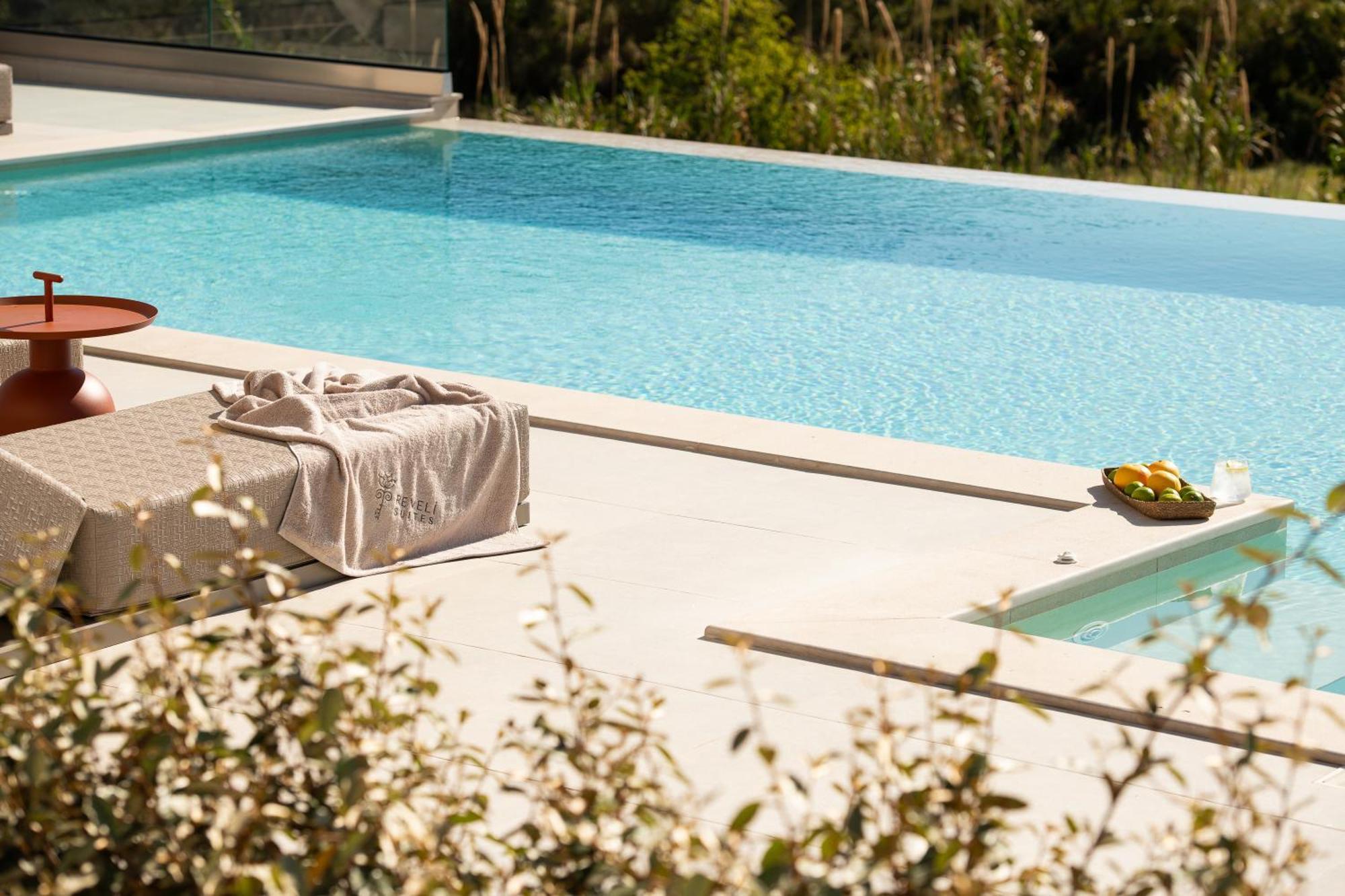 Reveli Suites Katelios Esterno foto