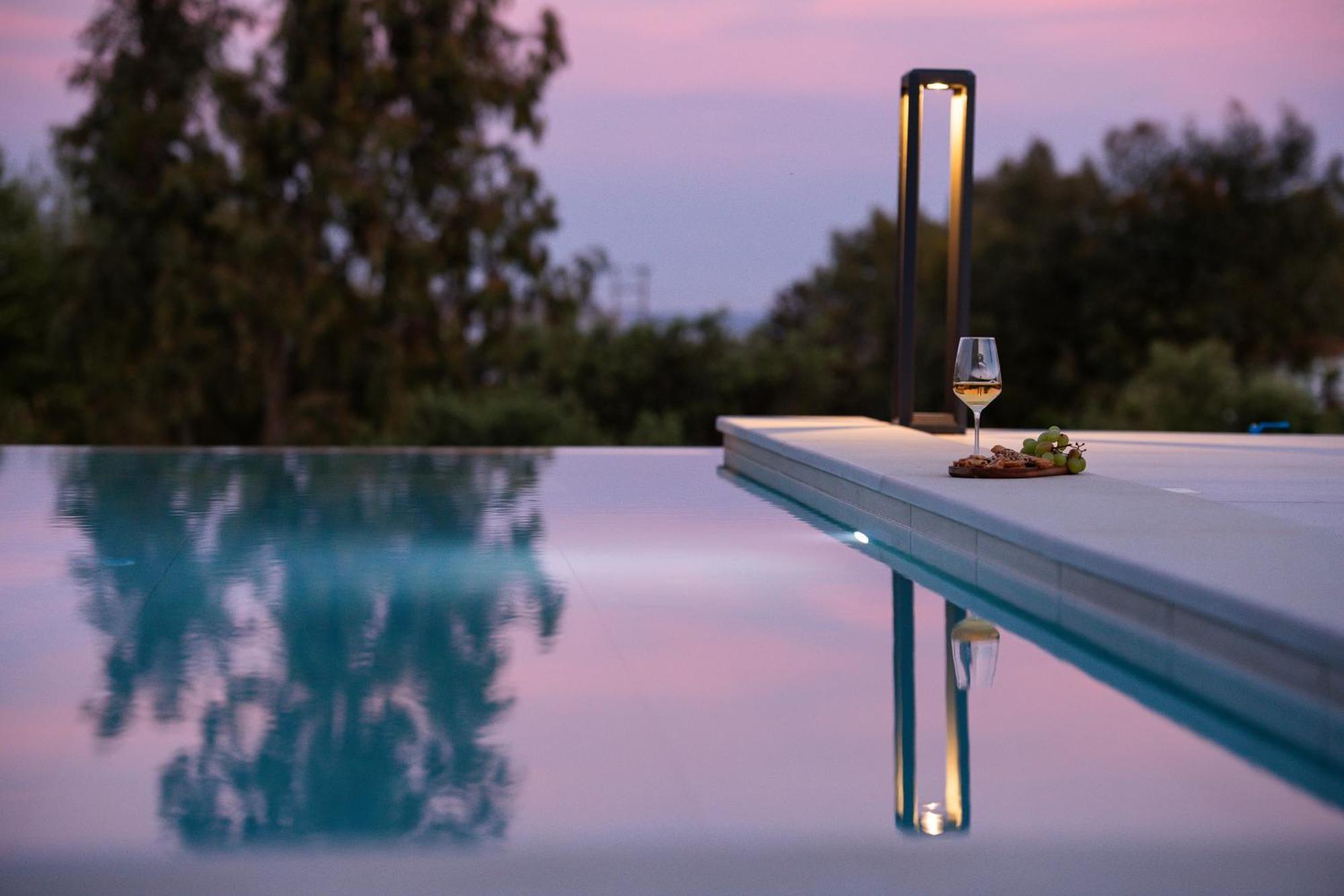 Reveli Suites Katelios Esterno foto